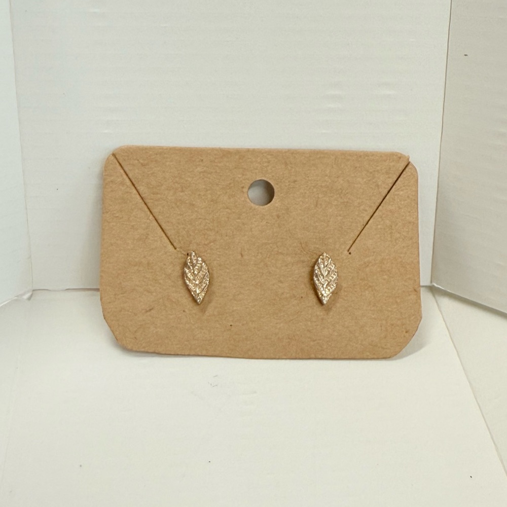 Gold Leaf Design Earrings - Picture 2 of 8